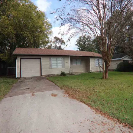Rent this 3 bed house on 3912 Broadmoor Drive in Sunnyside, Beaumont