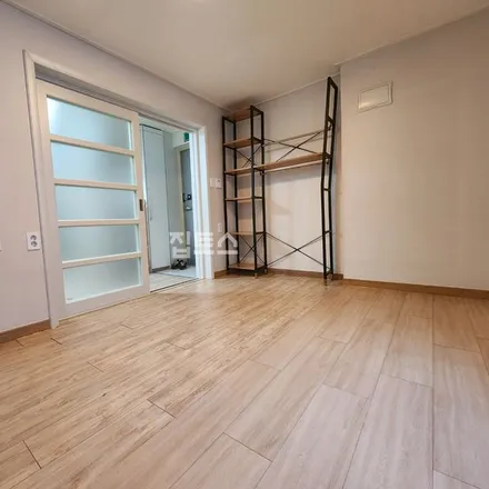 Rent this studio apartment on 서울특별시 서초구 서초동 1487-55