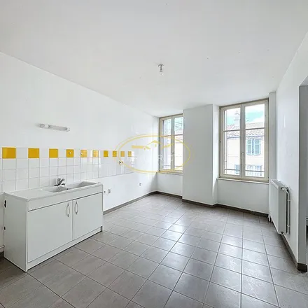 Rent this 2 bed apartment on 8 Avenue Stanislas in 55200 Commercy, France