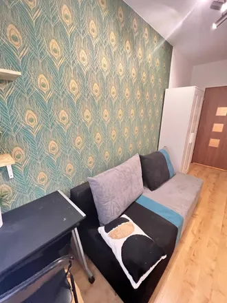 Rent this 5 bed room on Kolejowa 40 in 60-718 Poznań, Poland