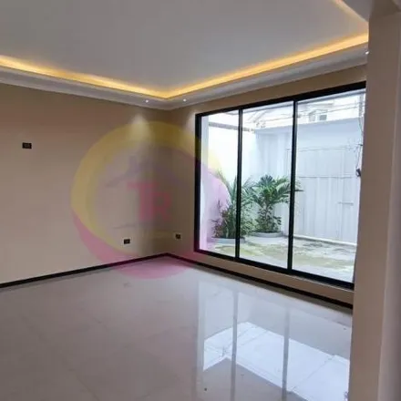 Image 1 - Colegio Bernandino Echeverría Ruiz, Avenida del Bombero, 090604, Guayaquil, Ecuador - House for sale