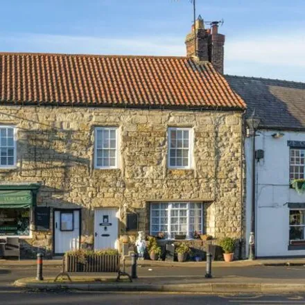 Image 1 - Topsey Turvey Cafe, 1 Castle Street, Warkworth, NE65 0UR, United Kingdom - Townhouse for sale