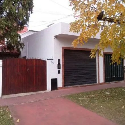 Rent this 2 bed house on Chiclana 800 in Domingo Faustino Sarmiento, Rosario