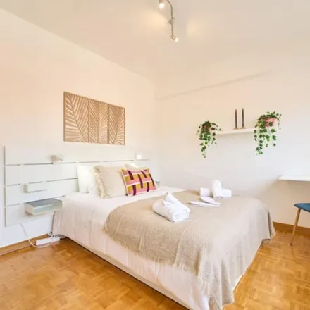 Rent this 3 bed apartment on Rue du Duc - Hertogstraat 74 in 1150 Woluwe-Saint-Pierre - Sint-Pieters-Woluwe, Belgium