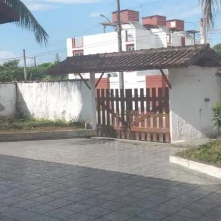 Buy this 2 bed house on Rua Maestro Heitor de Carvalho in Massaguaçú, Caraguatatuba - SP
