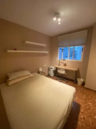 Rent this 4 bed room on Avinguda de Giorgeta in 30, 46007 Valencia