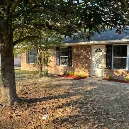 Buy this 3 bed house on 2529 Boxwood Drive in Baker, LA 70714