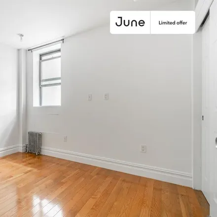 Image 5 - 20 Avenue A, New York, NY 10009, USA - Room for rent