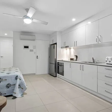 Rent this 1 bed apartment on Scarborough QLD 4020