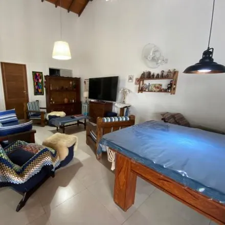 Rent this 4 bed house on Rua Tadeu Szpoganicz in Cachoeira do Bom Jesus, Florianópolis - SC