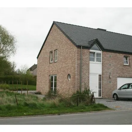 Rent this 3 bed apartment on Rue Mazy 78 in 5100 Jambes, Belgium