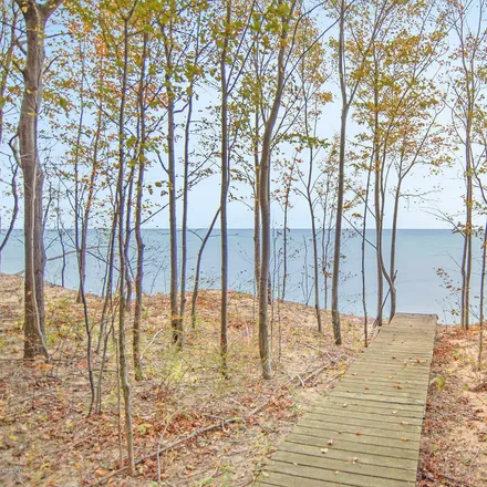 Image 6 - 98 Lakeshore Drive, South Haven, Van Buren County, MI 49090, USA - House for sale