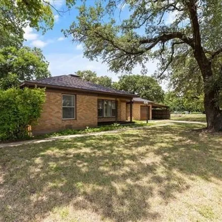 Image 2 - 139 Norwood Drive, Hurst, TX 76053, USA - House for sale