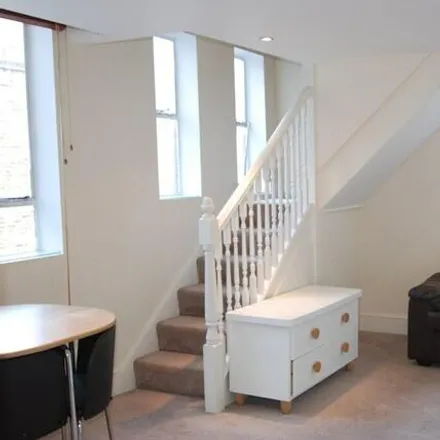Image 1 - Balham High Road, London, London, Sw12 - Apartment for rent
