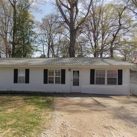 Buy this 4 bed house on 1368 Peggy Lane in Poplar Bluff, MO 63901
