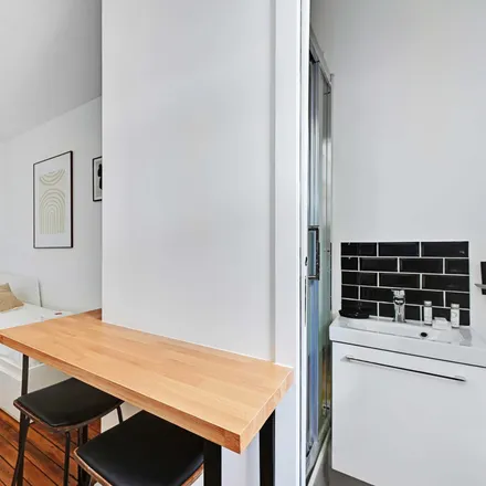 Rent this 1 bed apartment on Ambassade de Nouvelle-Zélande in Rue Léonard de Vinci, 75116 Paris