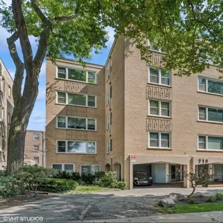 Rent this 2 bed condo on 719 Dobson St Apt 502 in Evanston, Illinois