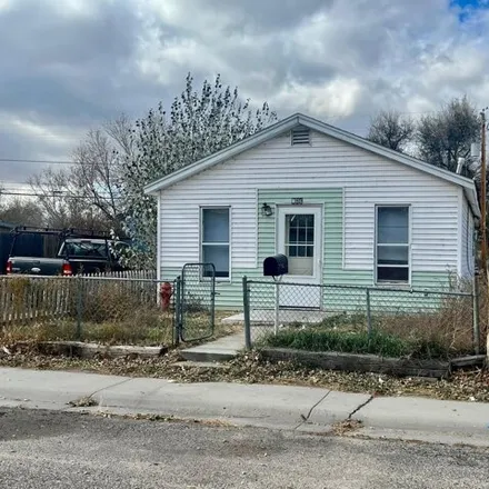 Buy this 2 bed house on 816 North Kimball Street in Casper, WY 82601