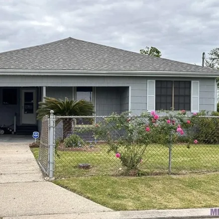 Buy this 3 bed house on 195 Banks Avenue in Houma, LA 70363