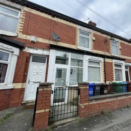 Buy this 2 bed townhouse on Craig Road in Manchester, M18 7QW