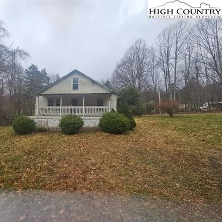 Buy this 3 bed house on 916 Little Elk Road in Elk Park, Elk Park