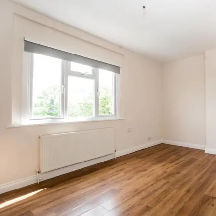 Rent this studio apartment on Mount View Road in London, N4 4SP