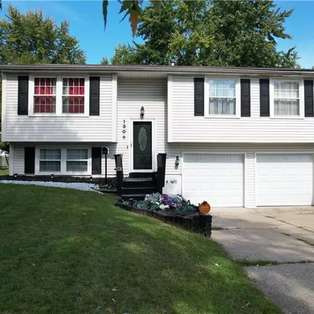 Buy this 4 bed house on 1309 Denise Drive in Kent, OH 44240