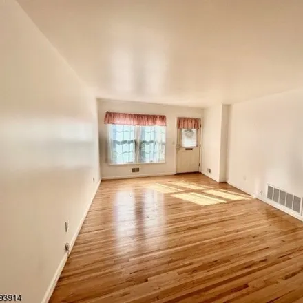 Image 2 - 99 Briarwood Path, Clark, New Jersey, 07066 - Condo for rent