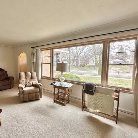 Image 3 - 1115 North 18th Street, North Town, Escanaba, MI 49829, USA - House for sale