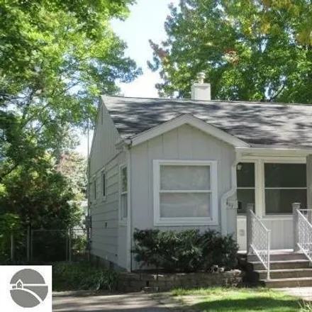 Buy this 2 bed house on 419 Hamilton Street in Traverse City, MI 49686