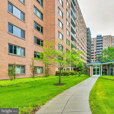 Buy this 3 bed condo on The Towers in 4201 Cathedral Avenue Northwest, Washington