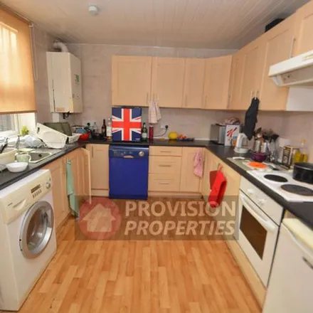 Rent this 7 bed townhouse on Norwood Terrace in Leeds, LS6 1EA