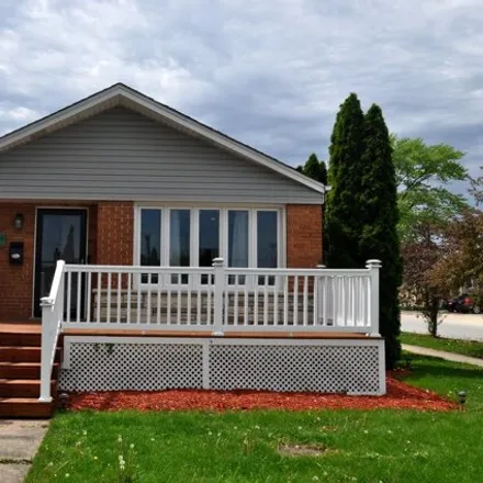 Buy this 3 bed house on 6353 78th Street in Burbank, IL 60459
