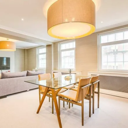 Rent this 3 bed room on 15 Marlborough Place in London, NW8 0PX