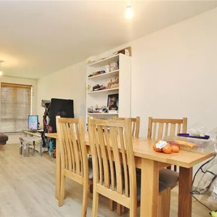 Image 2 - Redding Way, Knaphill, GU21 2UD, United Kingdom - Apartment for sale