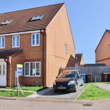 Buy this 3 bed townhouse on Hyde Park Road in Hull, HU7 3AS