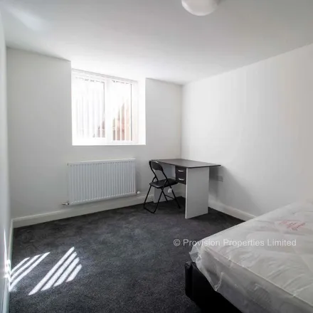 Image 6 - Back Brudenell Grove, Leeds, LS6 1HS, United Kingdom - Townhouse for rent