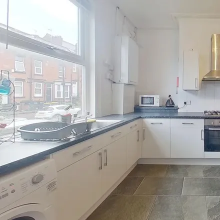 Rent this 5 bed house on Grimthorpe Terrace in Leeds, LS6 3JS
