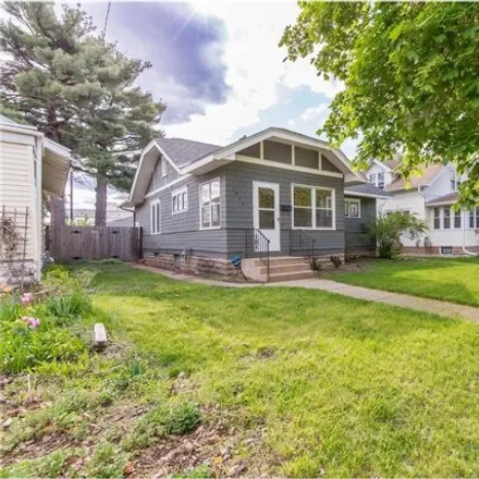 Buy this 3 bed house on 4012 Snelling Avenue South in Minneapolis, MN 55406