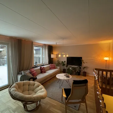 Rent this 4 bed apartment on Vendelsö skolväg 306 in 136 71 Handen, Sweden