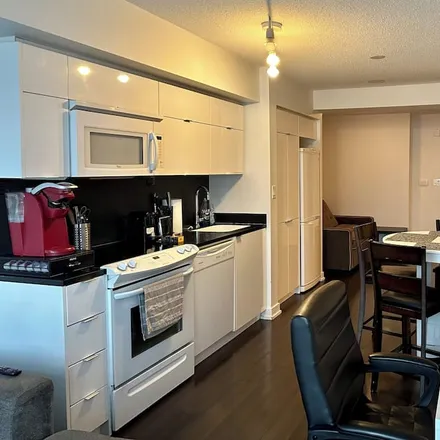Image 3 - Toronto, ON M5V 4B2, Canada - Apartment for rent