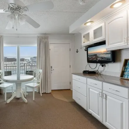 Image 7 - Desert Sand Resort, 79th Street, Avalon, Cape May County, NJ 08202, USA - Condo for sale