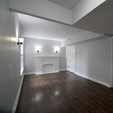 Image 1 - 1106 W Glenlake Ave, Unit 3 - Apartment for rent