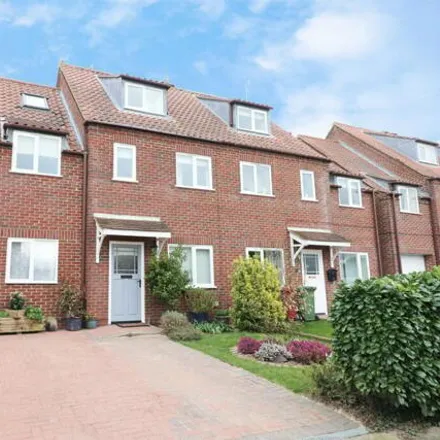 Buy this 5 bed townhouse on Torksey Street in Kirton in Lindsey, DN21 4PW