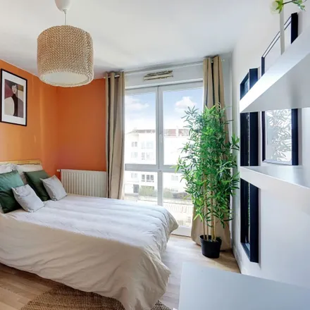 Rent this 1 bed apartment on 16bis Boulevard Chastenet de Géry in 94270 Le Kremlin-Bicêtre, France