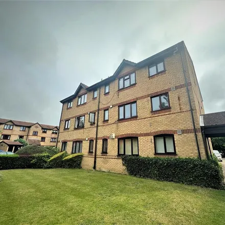 Rent this 1 bed apartment on Courtlands Close in Courtlands, WD24 5GS