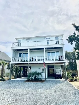 Buy this 5 bed house on 133 Seagull Court in Surf City, NC 28445