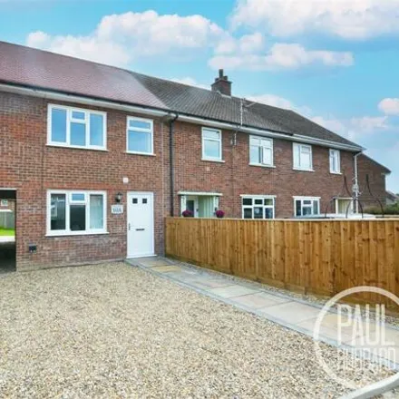Buy this 3 bed townhouse on Oakwood Road in Oulton Broad, NR33 9EB