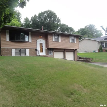 Buy this 3 bed house on 1840 West Teton Drive in Peoria, IL 61614
