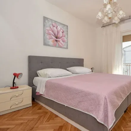 Rent this 6 bed house on Zadar in Ulica Vladka Mačeka, 23107 Zadar